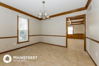 1624 NE Debonair Dr in Lee's Summit, MO - Building Photo - Building Photo