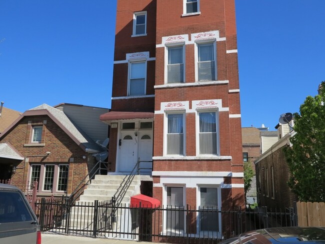 property at 2002 W 21st Pl