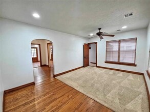 6806 NW 45th St in Bethany, OK - Building Photo - Building Photo