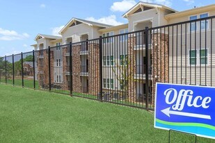 4100 N Parkdale Ln in Denison, TX - Building Photo