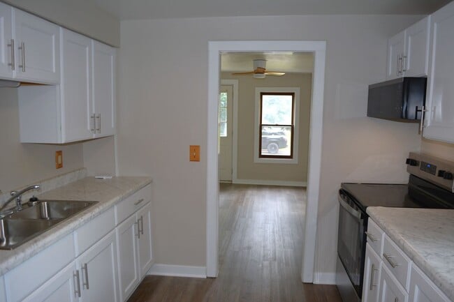1704 9th St in Eau Claire, WI - Building Photo - Building Photo