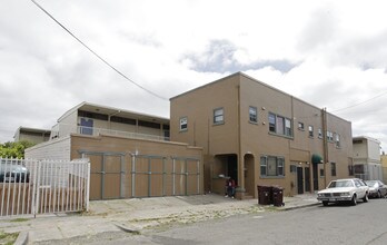 2802 68th in Oakland, CA - Foto de edificio - Building Photo