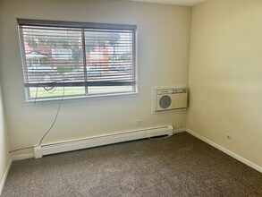 1440 N Evergreen Ave, Unit 1B in Arlington Heights, IL - Building Photo - Building Photo