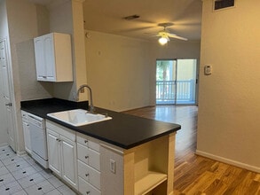 860 N Orange Ave in Orlando, FL - Building Photo - Building Photo