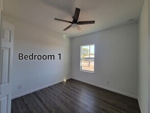 731 Milwaukee Blvd in Lehigh Acres, FL - Building Photo - Building Photo