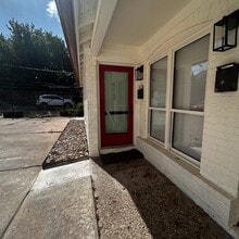 1005 W Martin Luther King Jr Blvd in Austin, TX - Building Photo - Building Photo