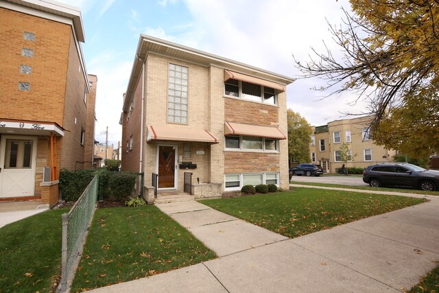 5501 N Mango Ave in Chicago, IL - Building Photo