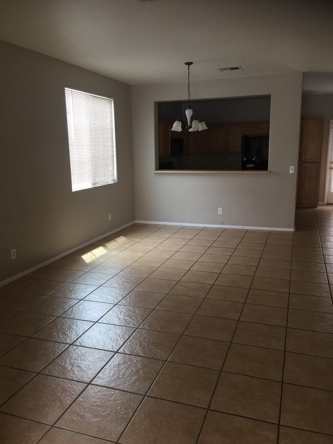 7723 Hampton Cove Ln in Las Vegas, NV - Building Photo - Building Photo