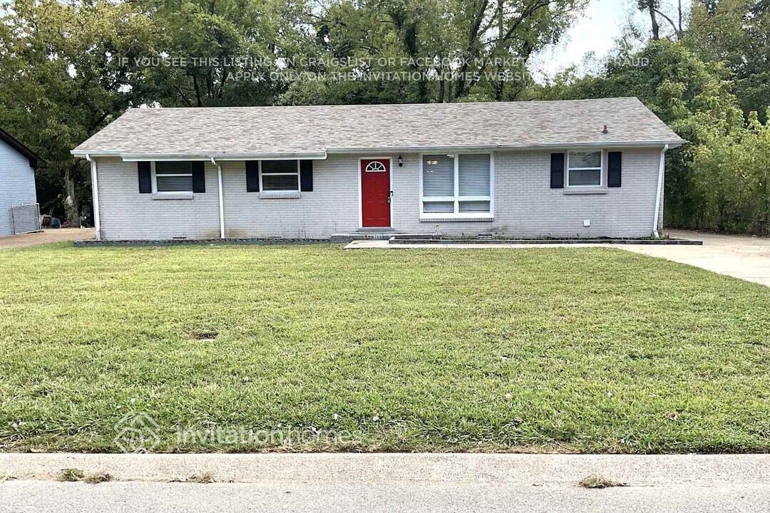 4936 Shihmen Dr in Nashville, TN - Building Photo