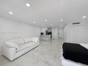 1650 NE 115th St in Miami, FL - Building Photo - Building Photo