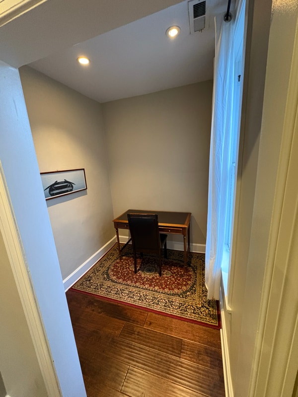 3238 N Hoyne Ave, Unit 2 in Chicago, IL - Foto de edificio - Building Photo