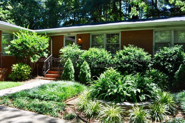 property at 806 Chamberlain St