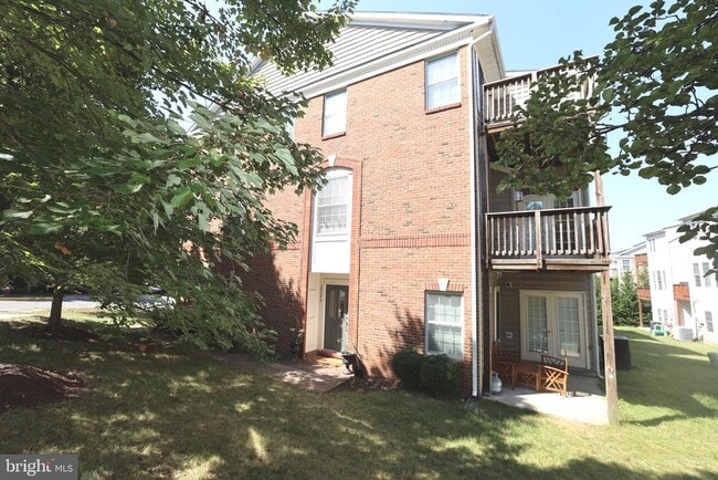 20345 Center Brook Square in Sterling, VA - Building Photo - Building Photo