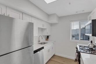 Hillstone Apartments in Washington, DC - Building Photo - Building Photo