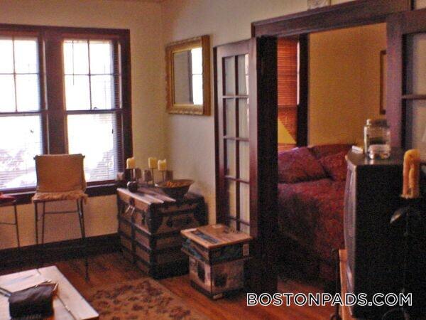 property at 8 Lakeville Rd