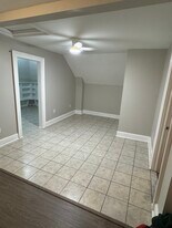 76 Washington Ave, Unit Washington Ave Apt 3 in North Plainfield, NJ - Building Photo