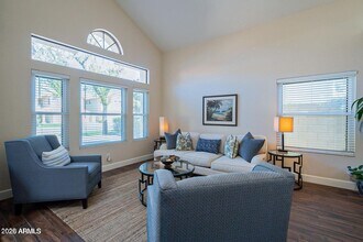 9145 E Jenan Dr in Scottsdale, AZ - Building Photo - Building Photo