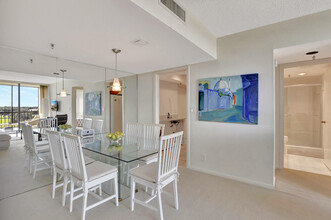 6845 Willow Wood Dr in Boca Raton, FL - Foto de edificio - Building Photo