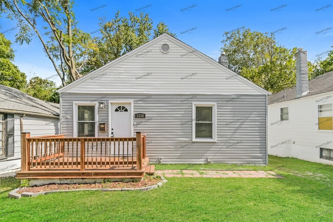 property at 2236 Northbury Ln