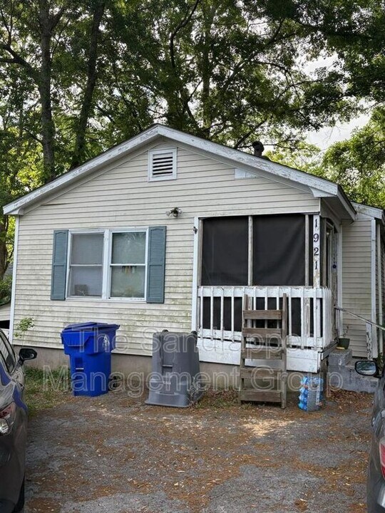 1921 Quitman St in North Charleston, SC - Building Photo