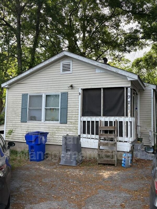 property at 1921 Quitman St