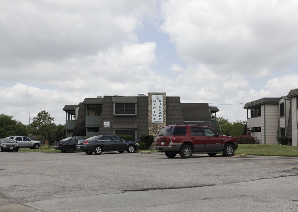 Alpine Village in Pasadena, TX - Building Photo