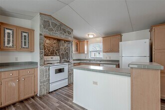 1961 Quality Blvd in Huntsville, TX - Building Photo - Building Photo