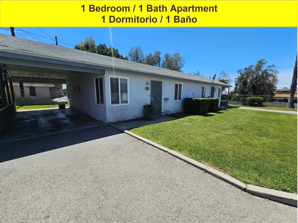 1321 Turquoise Ave, Unit 130 in Mentone, CA - Foto de edificio