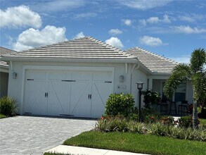 8165 Sternway Rd in Sarasota, FL - Building Photo - Building Photo