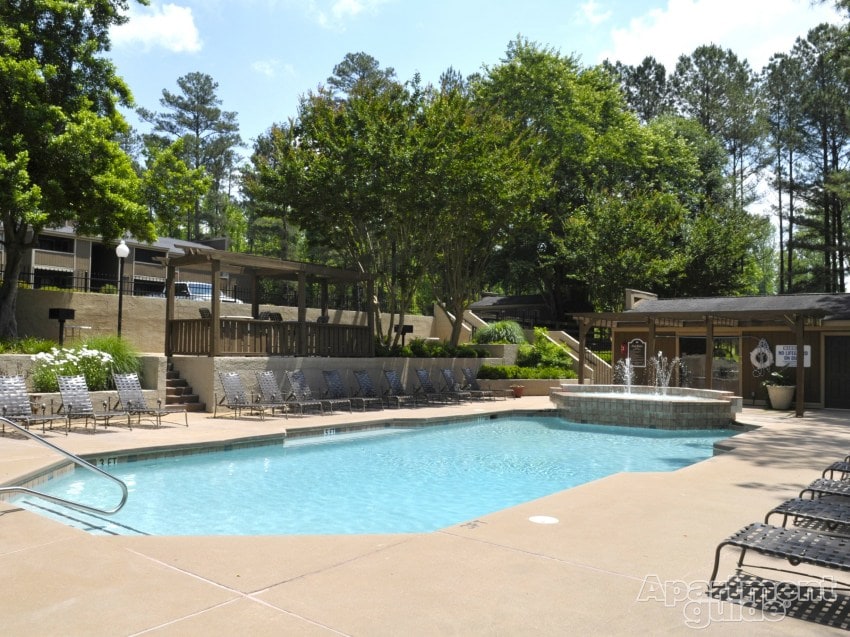 Whispering Pines Apartments in Lagrange, GA