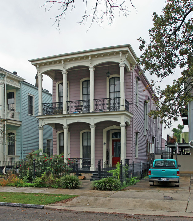 1328 Esplanade Ave in New Orleans, LA - Foto de edificio