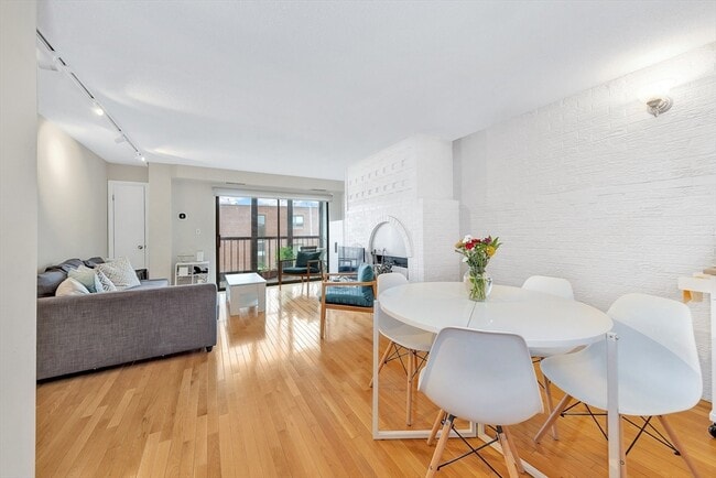 1580 Massachusetts Ave in Cambridge, MA - Building Photo - Building Photo