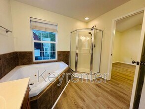 846 Blue Spruce Way in Knoxville, TN - Foto de edificio - Building Photo
