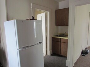 327 E Cherry St, Unit 327#4 in Mankato, MN - Building Photo - Building Photo