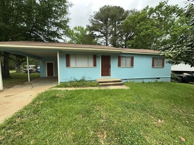 property at 1444 Maria Dr