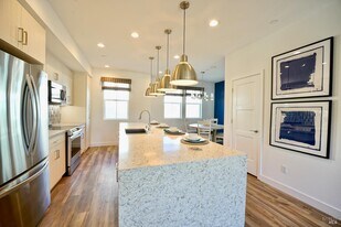 106 Rockview Rd in Novato, CA - Building Photo