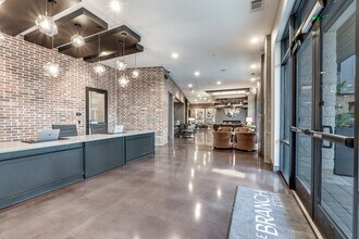 Cedar at the Branch in Dallas, TX - Foto de edificio - Building Photo