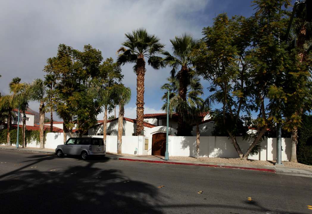 Las Casitas in Palm Springs, CA - Building Photo