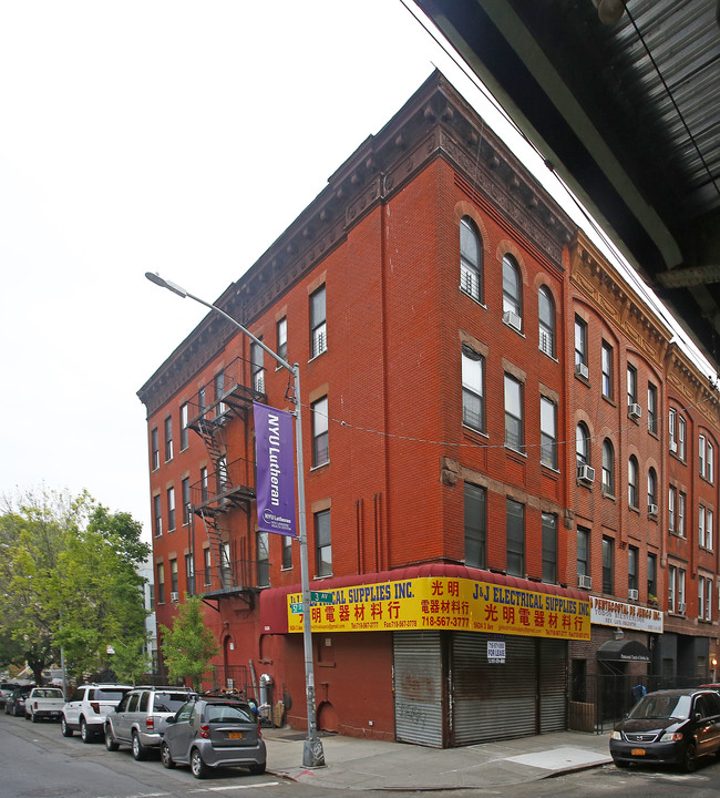 5624 3rd Ave in Brooklyn, NY - Building Photo