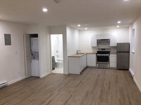 Clipper Cove in Richmond, BC - Building Photo