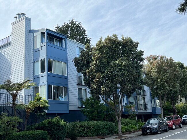 5320 Diamond Heights Blvd, Unit 105K in San Francisco, CA - Foto de edificio - Building Photo