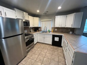 546 E Delno Dr in Millcreek, UT - Building Photo - Building Photo