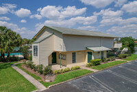 Liberty Square in Orlando, FL - Foto de edificio - Building Photo