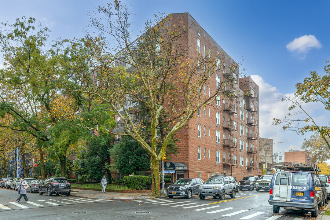 770 Ocean Pky in Brooklyn, NY - Foto de edificio