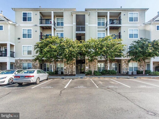 13397 Connor Dr in Centreville, VA - Foto de edificio - Building Photo