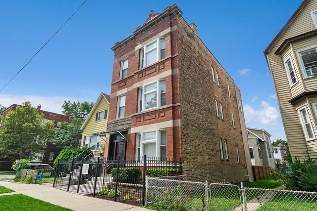 2836 N Drake Ave, Unit 1F in Chicago, IL - Building Photo - Building Photo