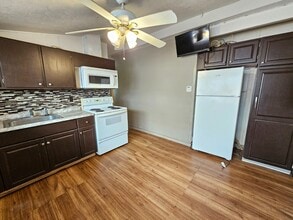 1050 Aheahe Ave in Wahiawa, HI - Building Photo - Building Photo