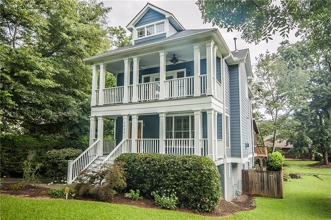 property at 2830 Tupelo St SE