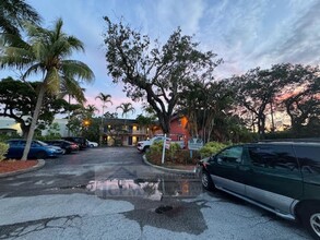 100 SW 10th St in Fort Lauderdale, FL - Building Photo - Interior Photo