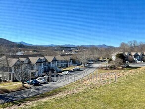 4606 Breakers Ln in Asheville, NC - Building Photo - Building Photo